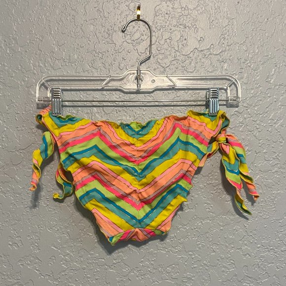 π VS Chevron Ruffle Bottom Multicolor π - Picture 2 of 3